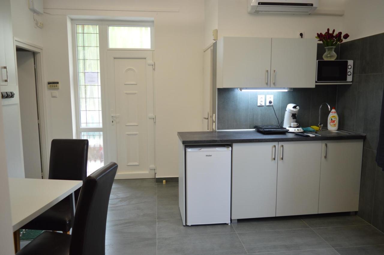 Belvarosi Apartman Pecs Luaran gambar